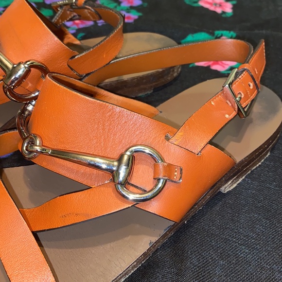 🍒 Gucci 🍒 - Picture 2 of 6